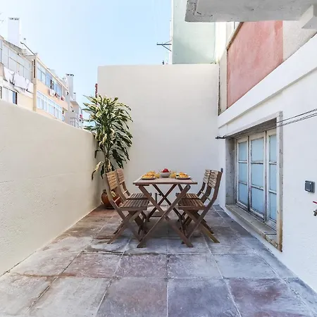 Portucale ! Olaias Design With Terrace Apartment