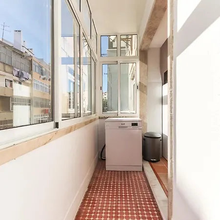 Portucale ! Olaias Design With Terrace Apartment *