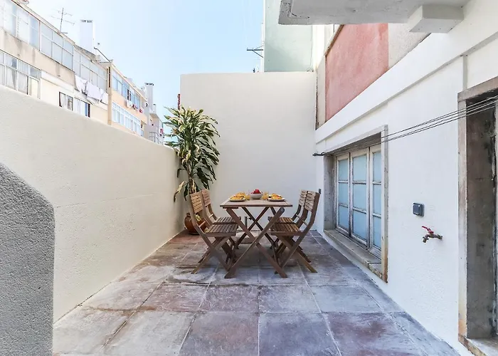 Portucale ! Olaias Design With Terrace Apartment