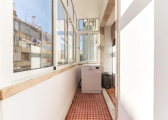 Portucale ! Olaias Design With Terrace Apartment *