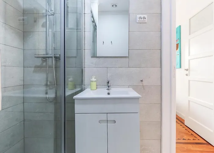Portucale ! Olaias Design With Terrace Apartment